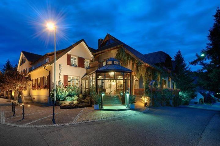 Hotel-Restaurant Adler ラール エクステリア 写真