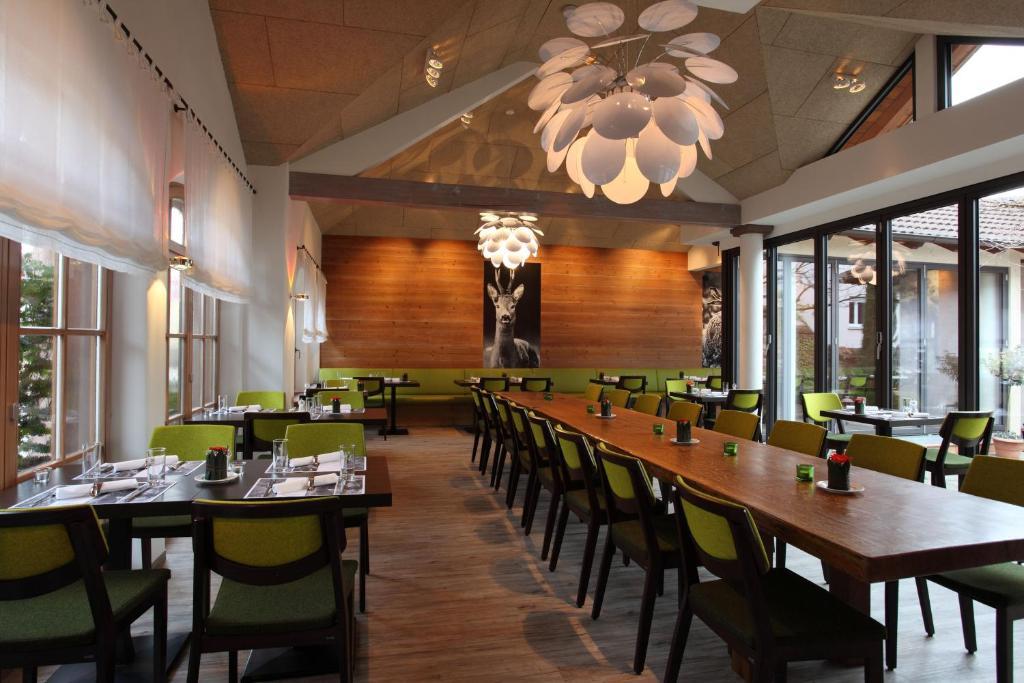 Hotel-Restaurant Adler ラール エクステリア 写真