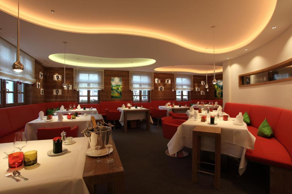 Hotel-Restaurant Adler ラール エクステリア 写真